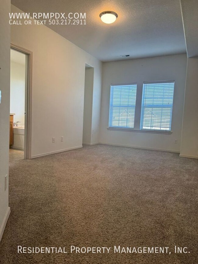 Building Photo - Arbor Reserve Townhome with 2 Spacious Pri...