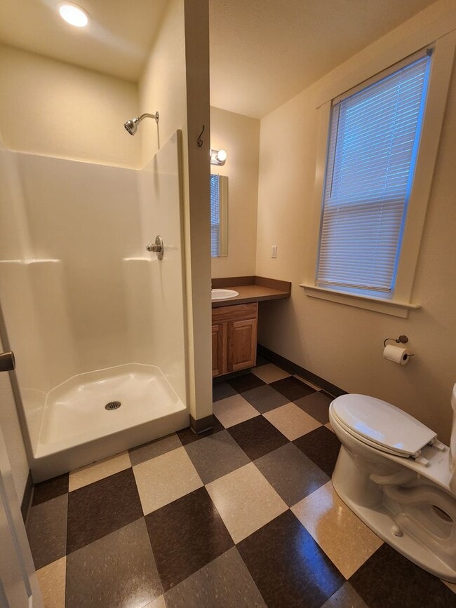 Building Photo - 1215 High St