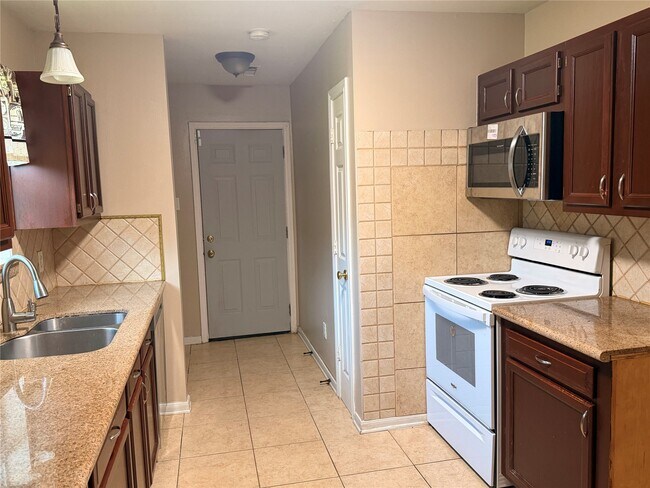 Building Photo - 5334 Tallowpine Terrace