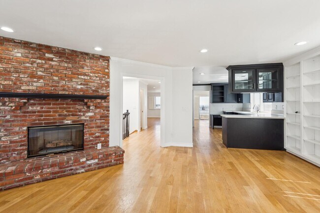 Primary Photo - 760 W Hamilton Ave