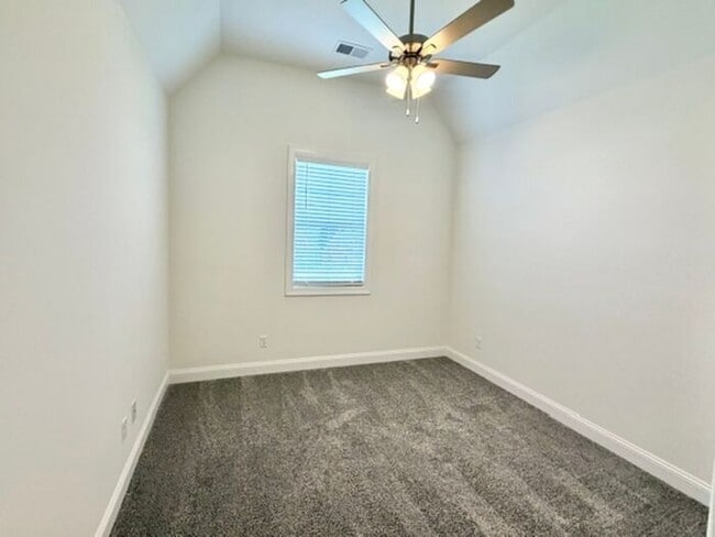 Building Photo - Now Leasing a spacious 5-bedroom 3 bath home in Olive Branch @ Southbranch.