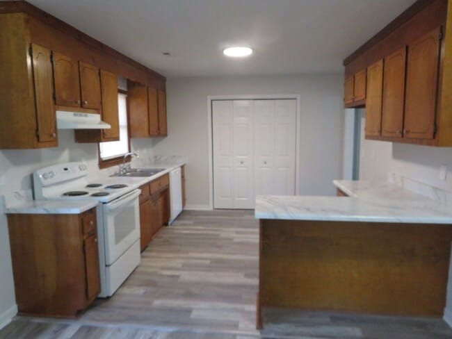 Building Photo - Dinwiddie VA