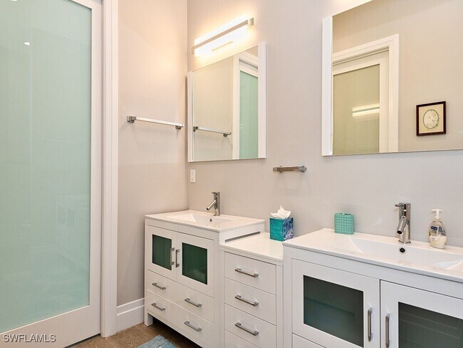 Building Photo - 712 108th Ave N