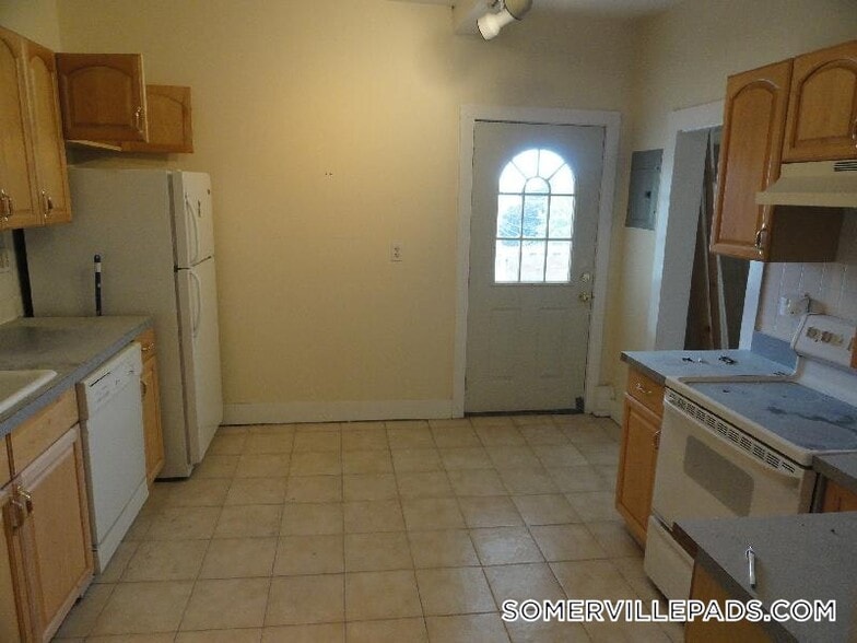 Building Photo - 38 Bond St