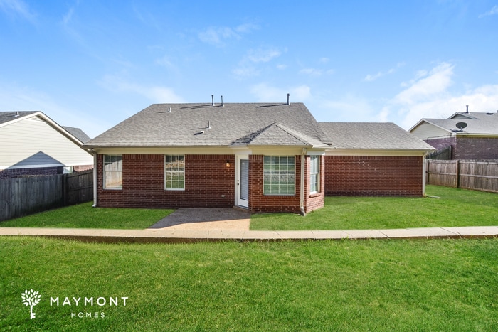 Building Photo - 465 Oakland Hills Dr