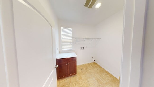 Building Photo - Available Now: Cozy 4 Bedroom 2.5 Bath Hom...