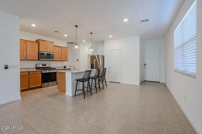 Building Photo - 14220 W Willow Ave
