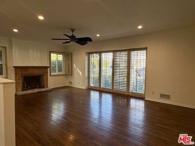 Building Photo - 333 N Detroit St