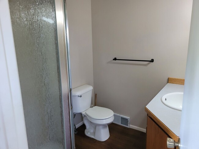 Building Photo - Great 3 bedroom, 2 bath home