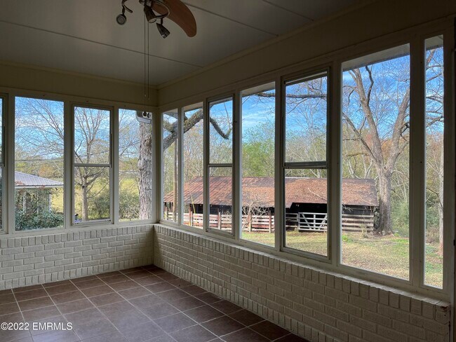 Building Photo - 3509 Causeyville Rd