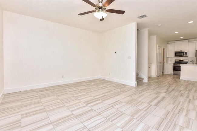 Building Photo - 420 White Steppe Way