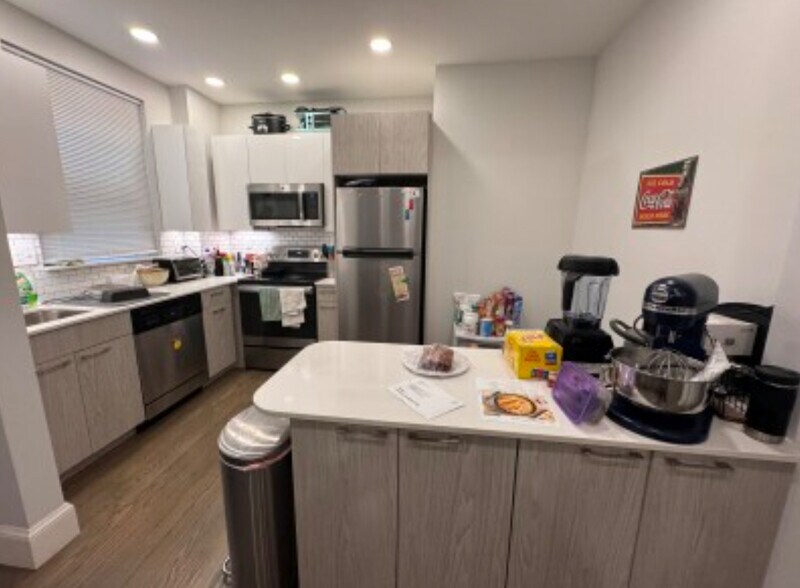 Building Photo - 115 Jersey St