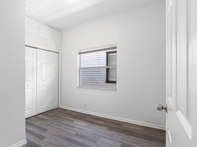 Building Photo - Affordable 3/1.5 West Tampa Home