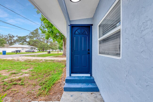 Building Photo - 1515 Sadlon Ave