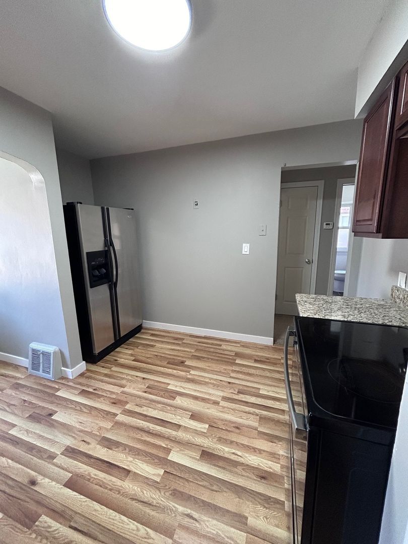 Building Photo - 16183 Dale St