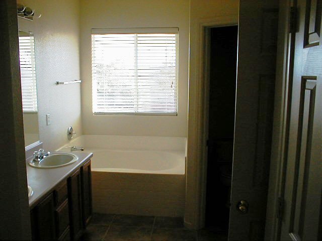 Building Photo - Wonderful Summerlin single story with gras...