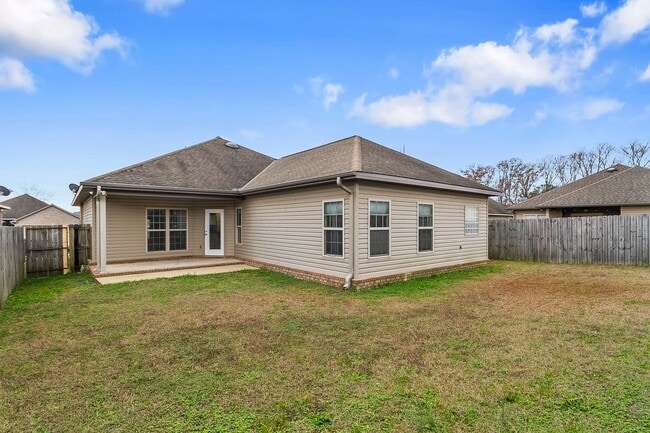 Building Photo - Fields Crossing Home Available Now