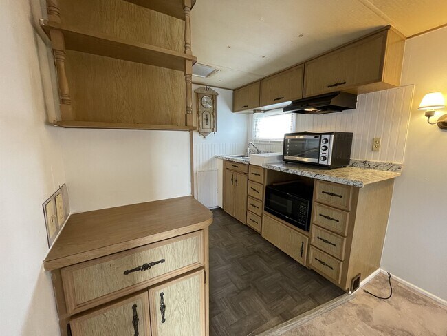 Building Photo - 30346 FL-78