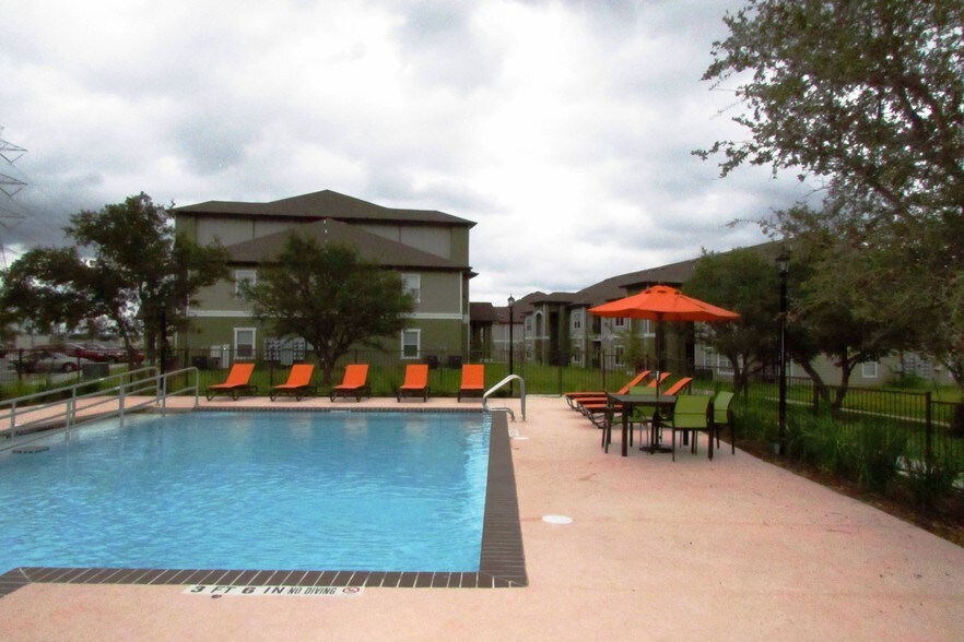 Paso Fino Apartment Homes 10729 Shaenfield Rd San Antonio TX 78254