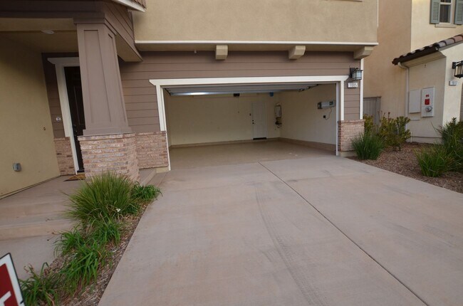 Building Photo - 1005 Sea Glass Wy