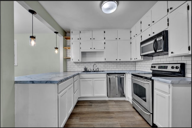 Building Photo - 3244 Warringwood Dr