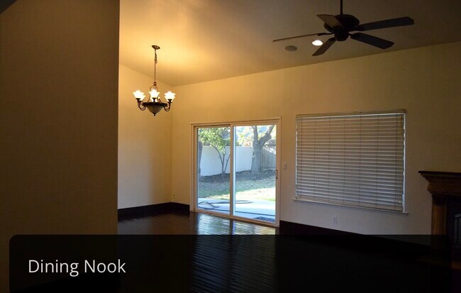 Building Photo - 1016 E Quincy Ave