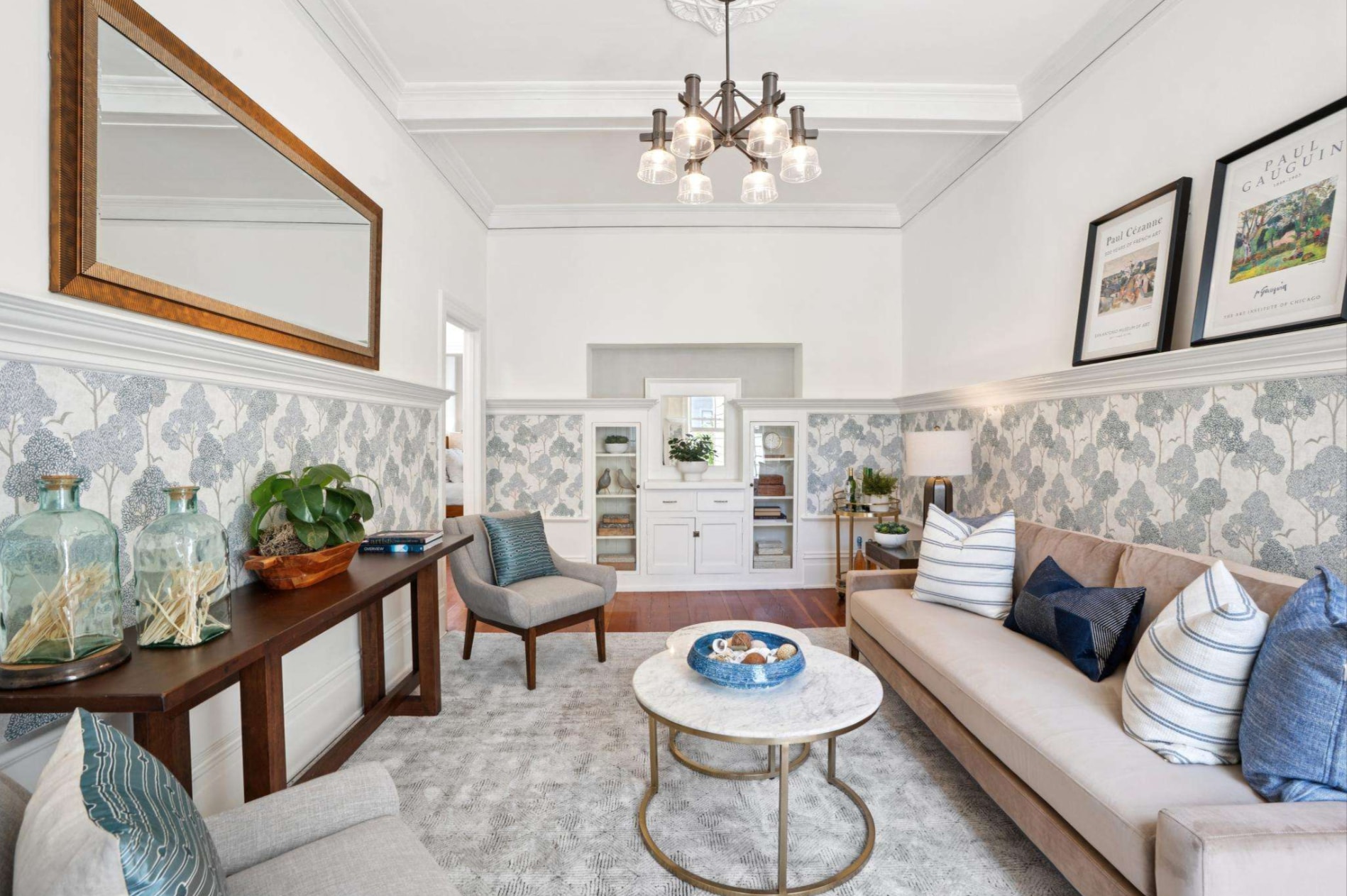 Living room (south side) - 49 Liberty St