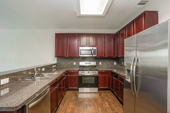 Building Photo - 14815 Hillside Woods Ct