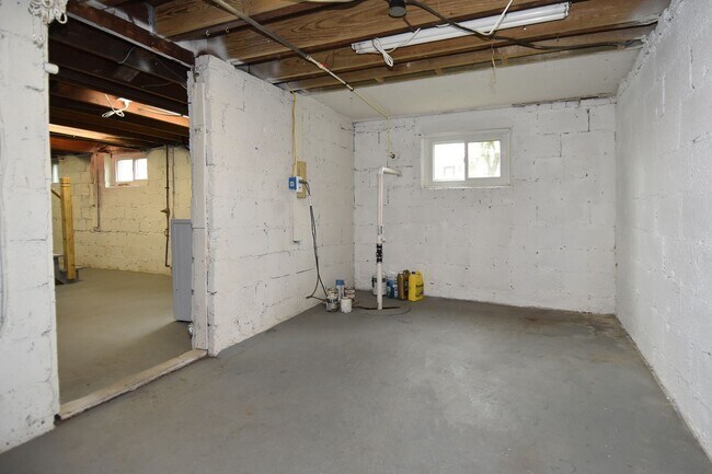 Building Photo - 600 23rd St S