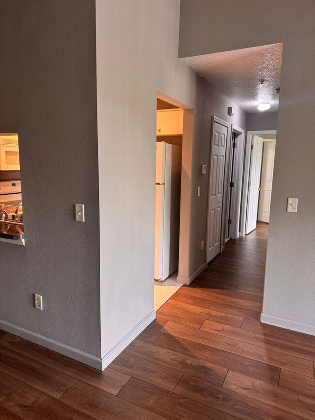 Building Photo - 1132 S Pine Ridge Cir