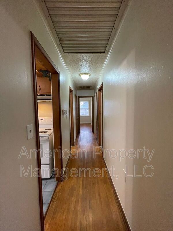 Building Photo - 2505 S Quebec Ave