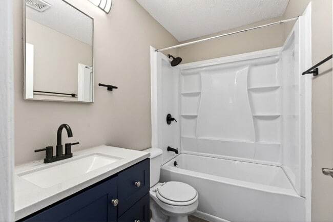 Building Photo - 2831 Hyannis Dr