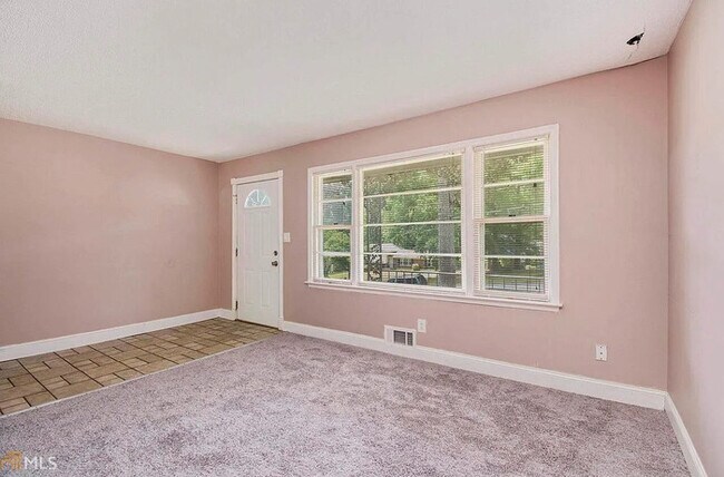 Building Photo - Welcome Home!