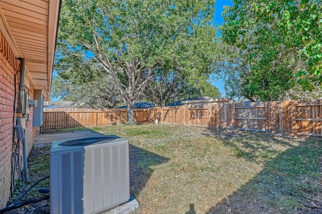 Building Photo - 24130 Silversmith Ln