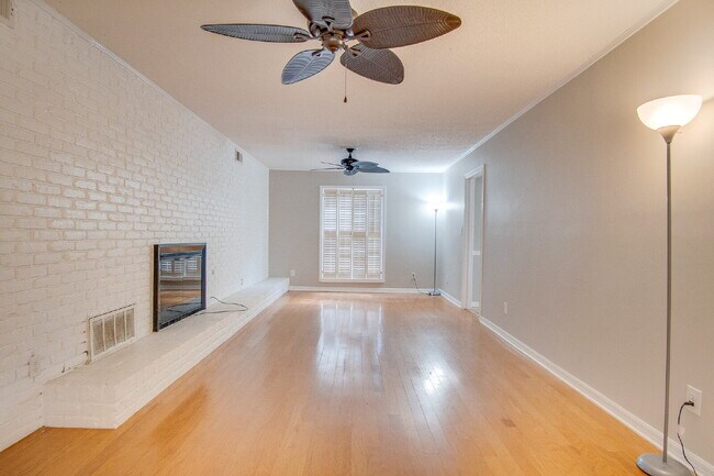 Building Photo - Pool Home with Office, Two Primary Suites ...