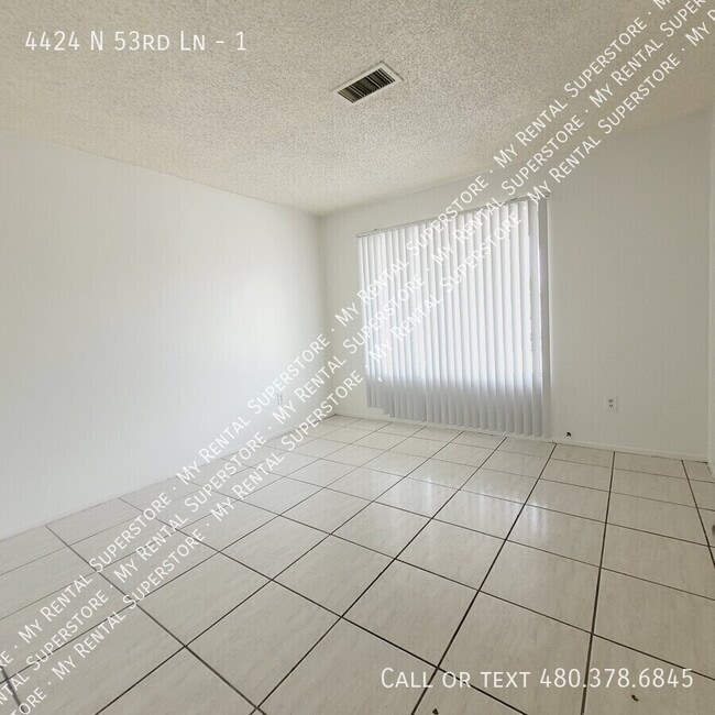 Building Photo - 4424 N 53rd Ln