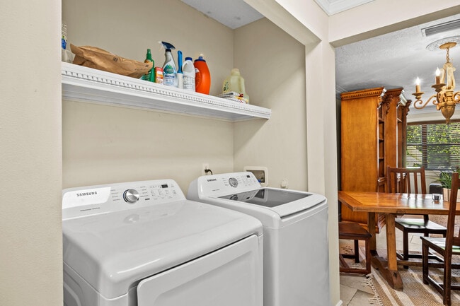 Building Photo - 12196 Sag Harbor Ct