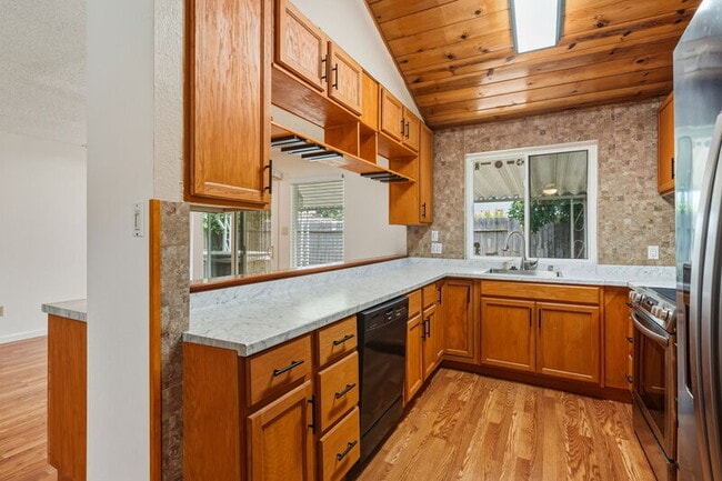 Building Photo - 10028 Biscanewoods Way