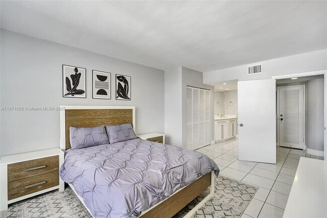 Building Photo - 3725 S Ocean Dr