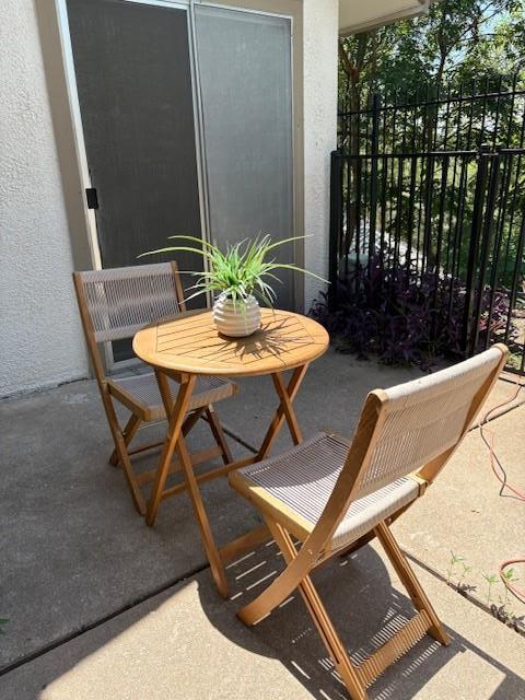 Building Photo - 6910 Hart Ln