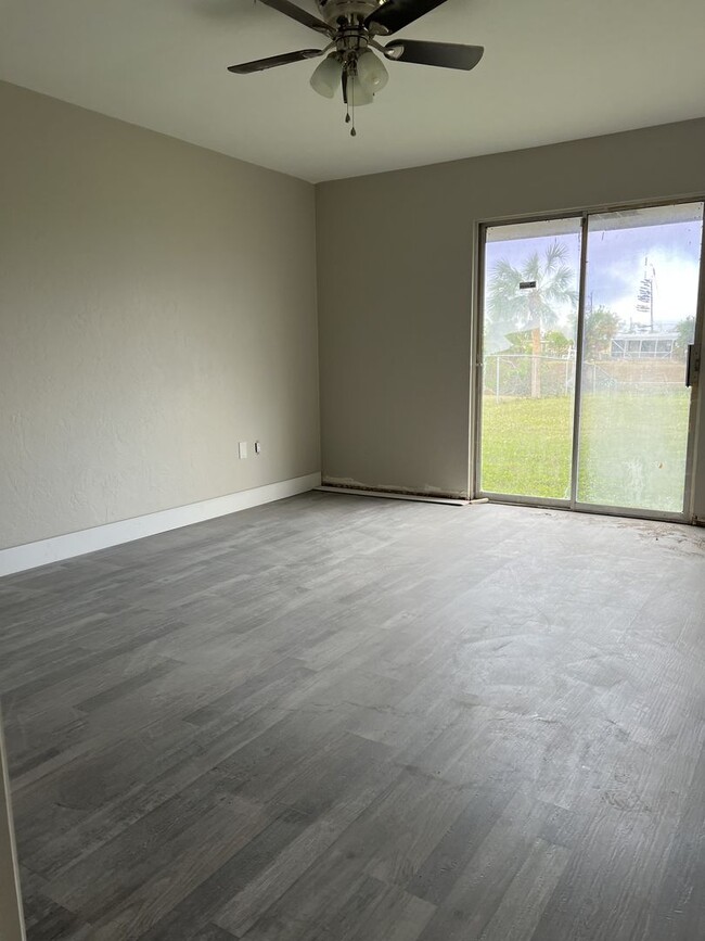 Building Photo - $2,299 ** Newly Renovated (Still in Progre...