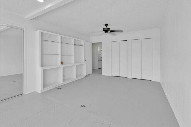 Building Photo - 5210 Woodrow Ave