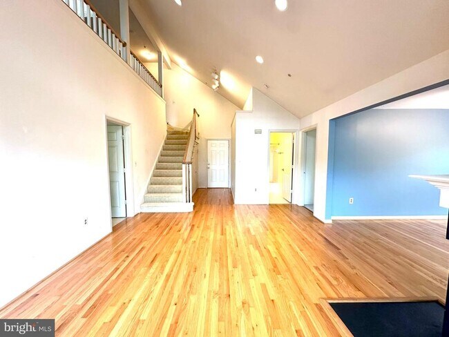 Building Photo - 164 Kendrick Pl