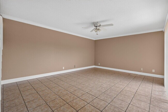 Building Photo - 110 N Delaware Blvd