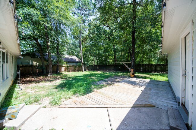 Building Photo - 327 Chateau Woods Pkwy Dr