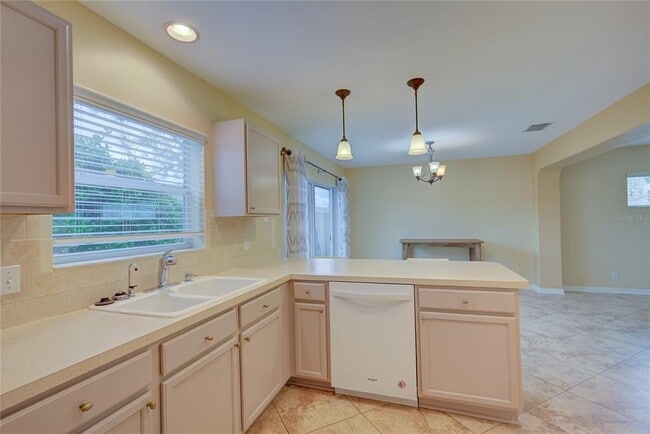 Building Photo - 13298 Thoroughbred Loop