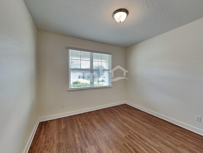 Building Photo - 3066 Creek Village Ln