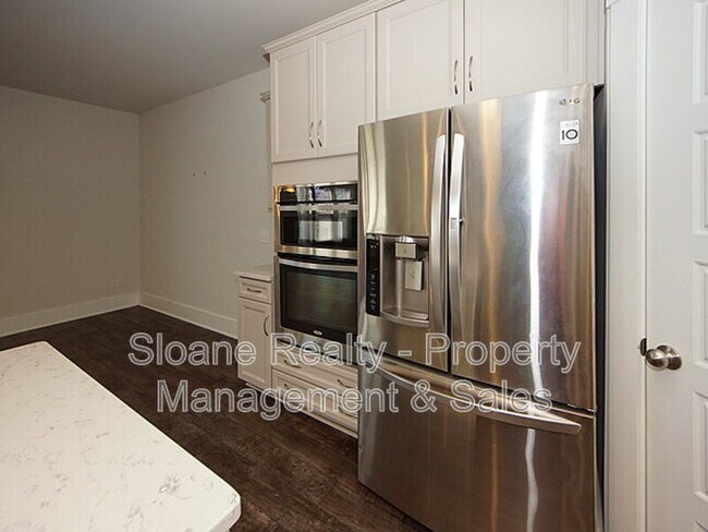 Building Photo - 2874 Stonestown Dr