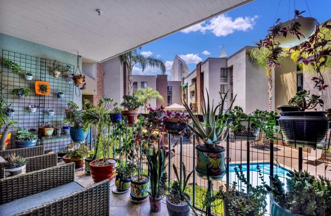 Building Photo - 750 State St