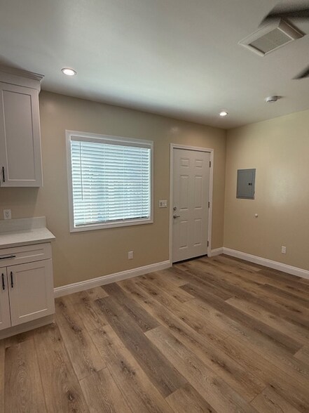 Building Photo - 10107 Laurel Canyon Blvd